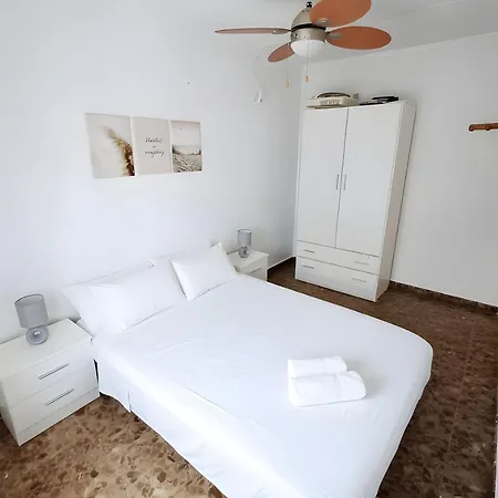 Con Piscina Privada Jardin Del Sol Solo Familias Y Parejas