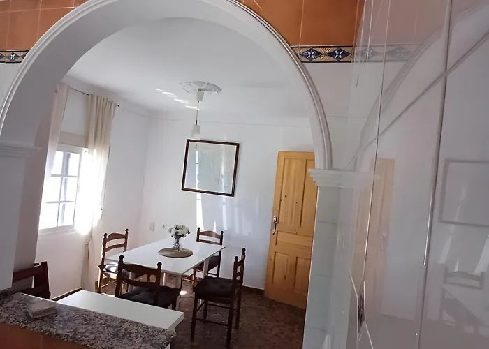 Con Piscina Privada Jardin Del Sol Solo Familias Y Parejas