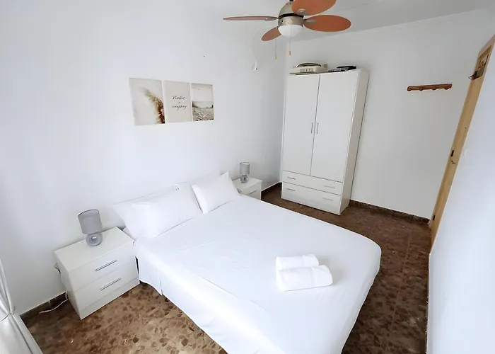 Con Piscina Privada Jardin Del Sol Solo Familias Y Parejas