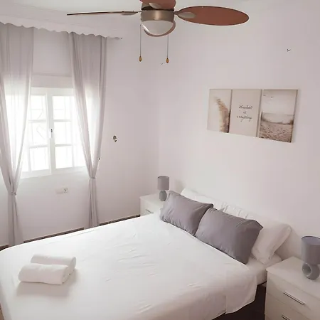 Con Piscina Privada Jardin Del Sol Solo Familias Y Parejas 科尼尔-德拉弗龙特拉
